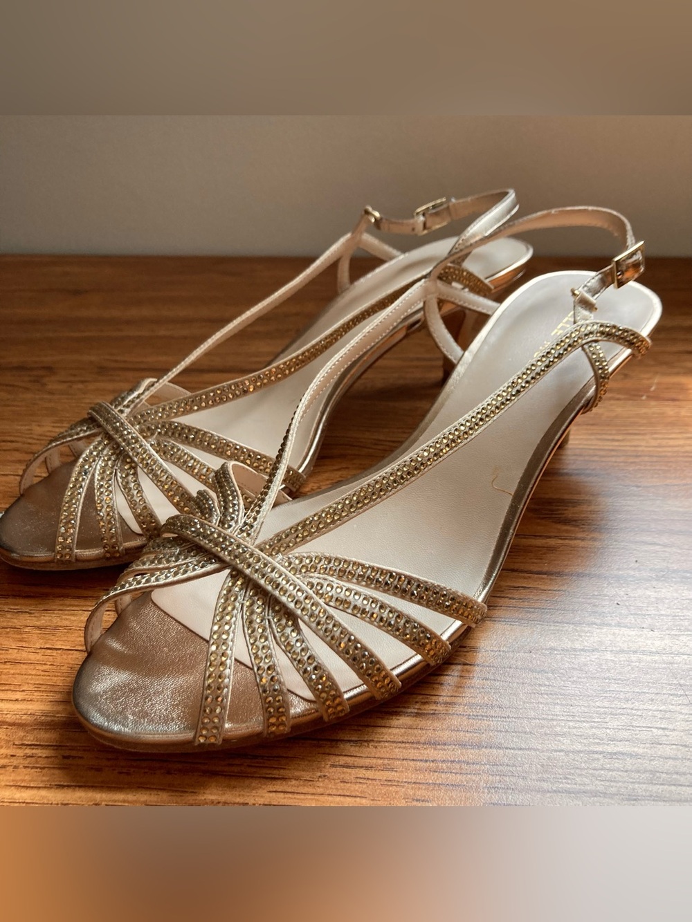 Pelle Moda Goldtone & Rhinestones Dressy Sandals 9.5M